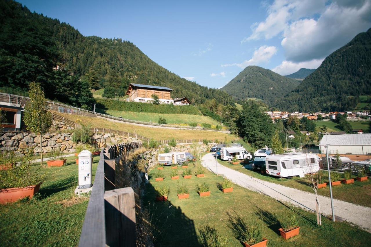 Hotel Camping Zoegghof à San Leonardo in Passiria Extérieur photo