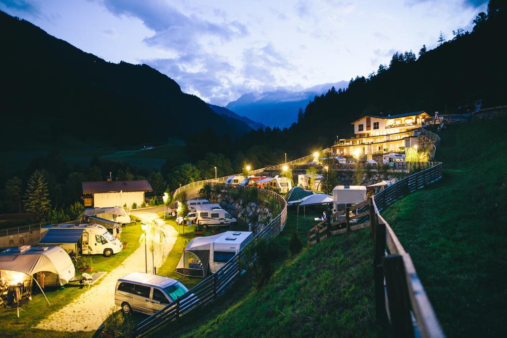 Hotel Camping Zoegghof à San Leonardo in Passiria Extérieur photo