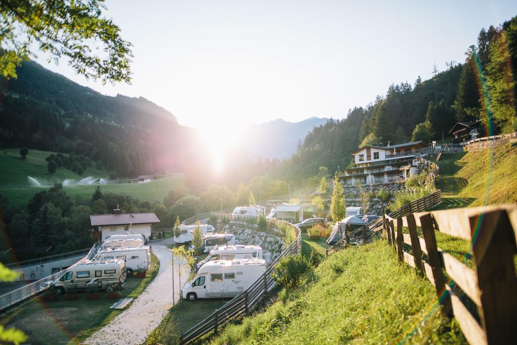 Hotel Camping Zoegghof à San Leonardo in Passiria Extérieur photo