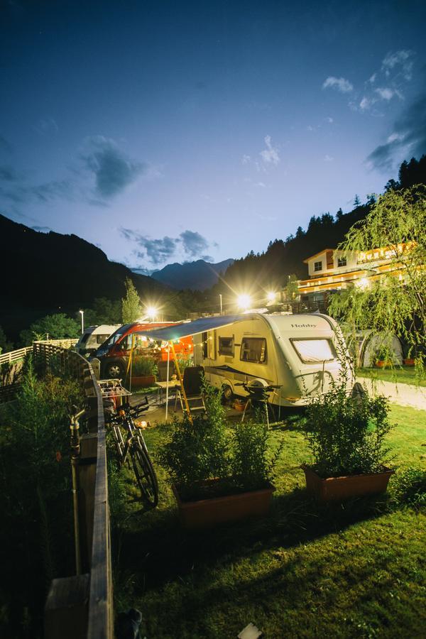 Hotel Camping Zoegghof à San Leonardo in Passiria Extérieur photo